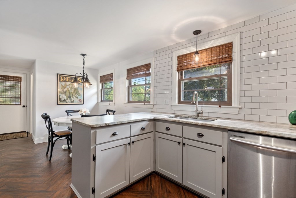 93 Linebrook Road Ipswich, MA 01938 - Photo 8 of 42 Gallery Image 8