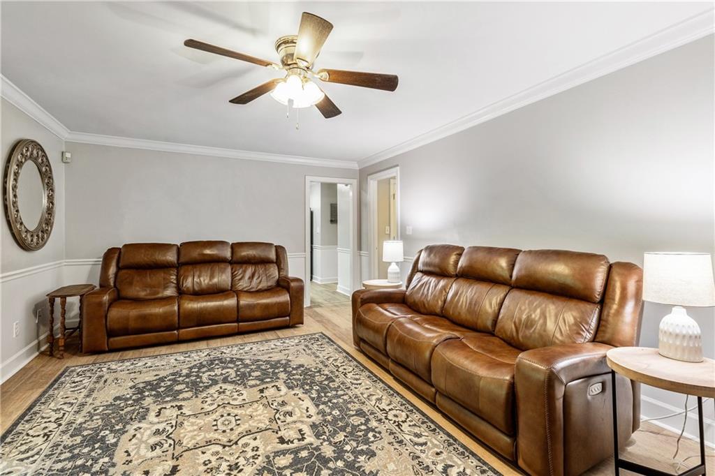135 Crimson Ridge Tyrone, GA 30290 - Photo 24 of 53 a living room with furniture