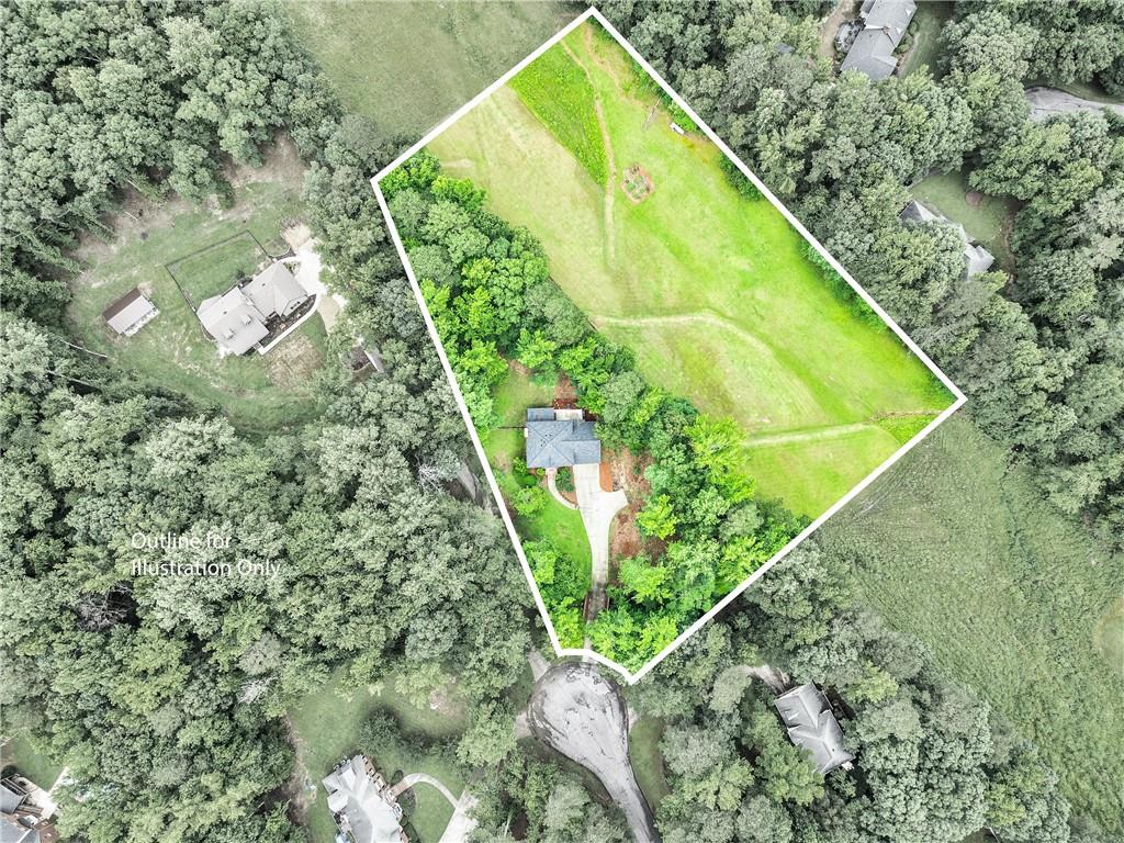 135 Crimson Ridge Tyrone, GA 30290 - Photo 52 of 53 a view of a garden