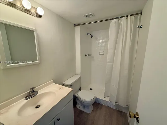 $2,000 | 492 Northwest 165th Street, Unit C312, Miami, FL 33169