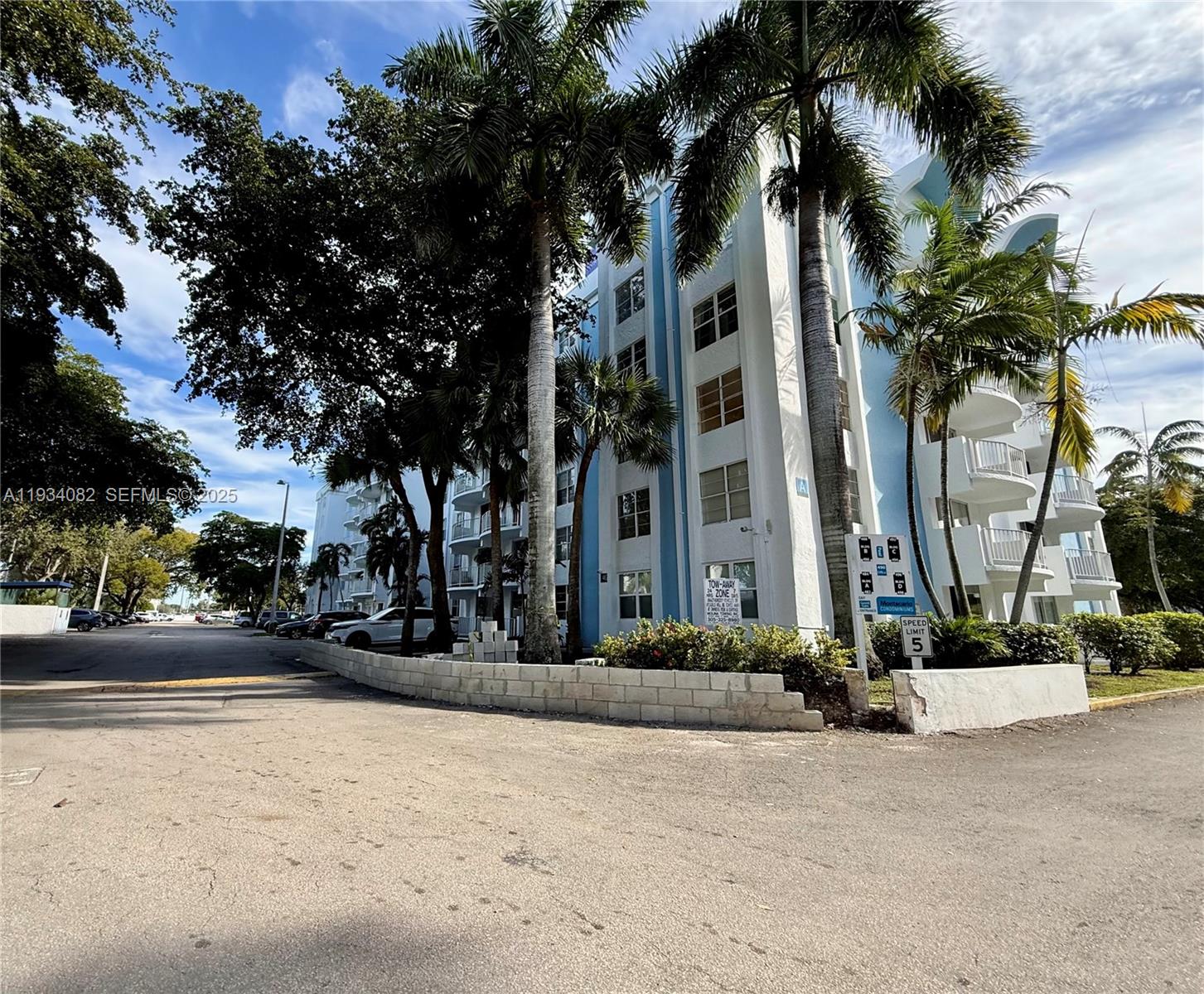 492 Northwest 165th Street, Unit C312 Miami, FL 33169 - Photo 20 of 21