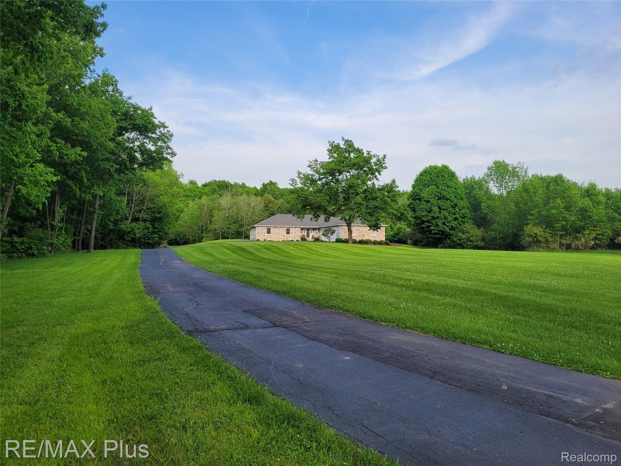 2005 South Elba Road Lapeer, MI 48446 - Photo 79 of 79 20220531_190308.jpg