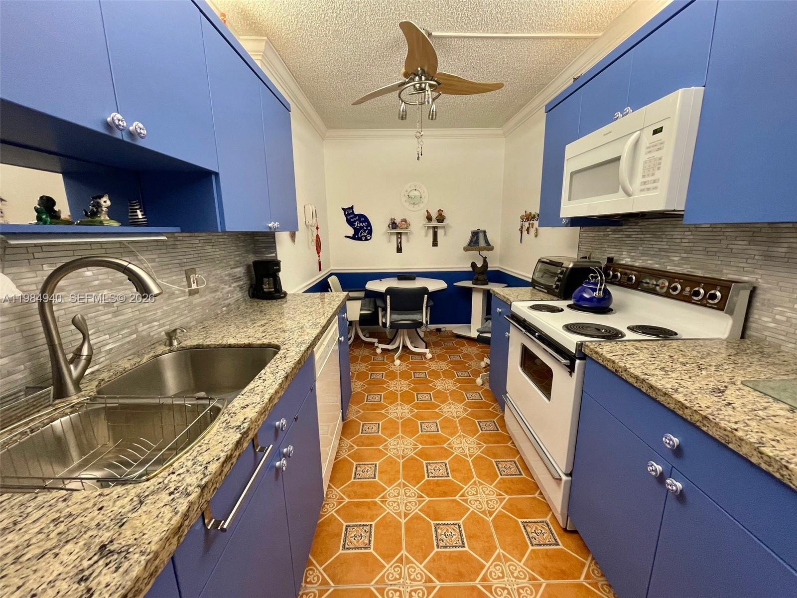 3850 Washington Street, Unit 214 Hollywood, FL 33021 - Photo 19 of 34