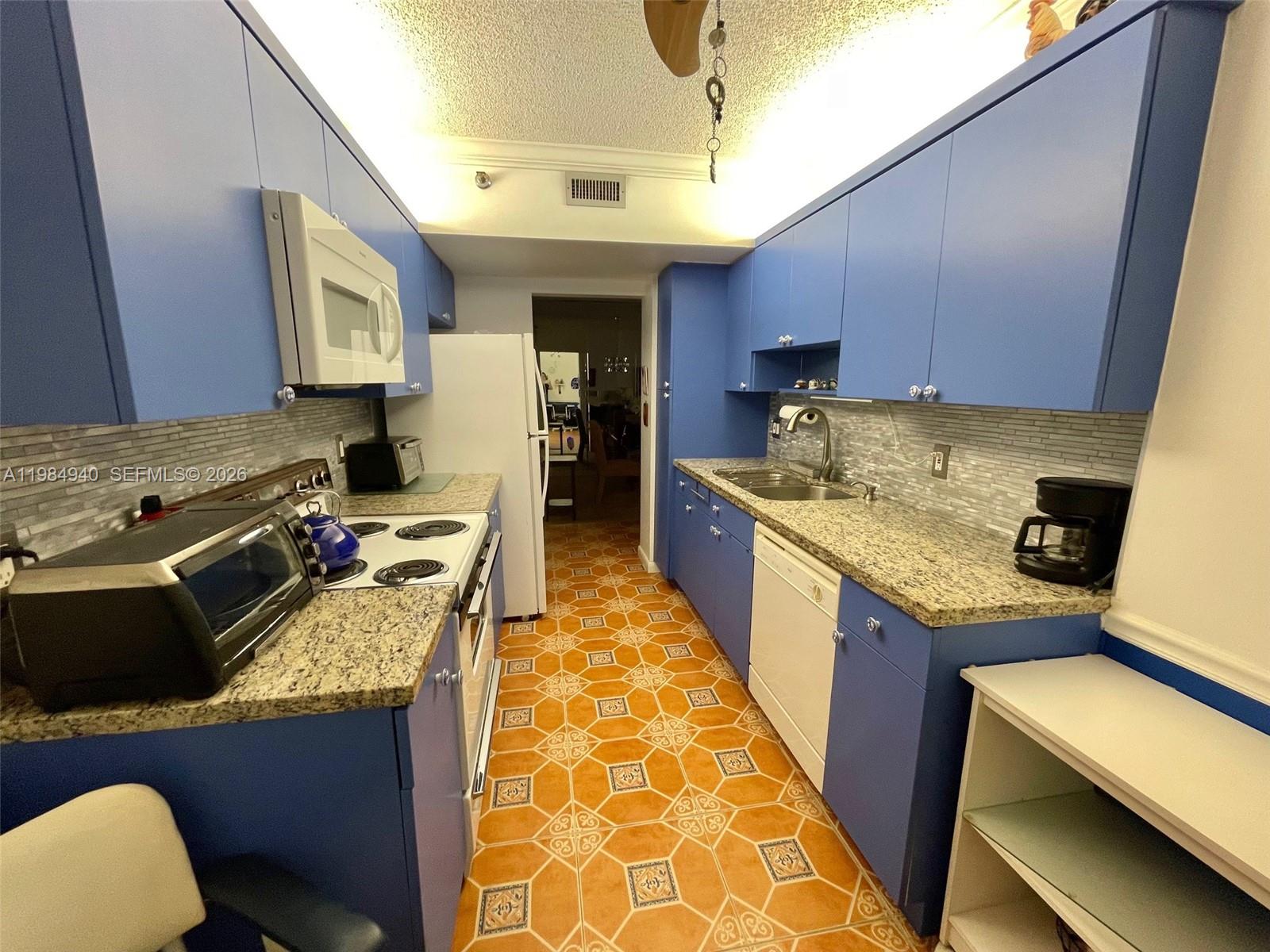 3850 Washington Street, Unit 214 Hollywood, FL 33021 - Photo 22 of 34