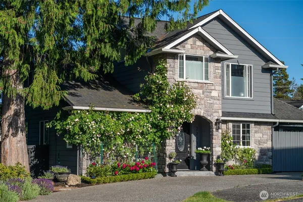 $749,900 | 2203 22nd Street, Anacortes, WA 98221