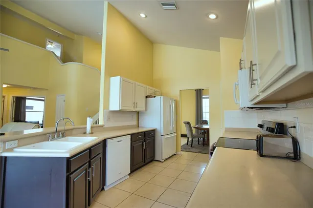 $3,240 | 175 Braemar Avenue, Venice, FL 34293