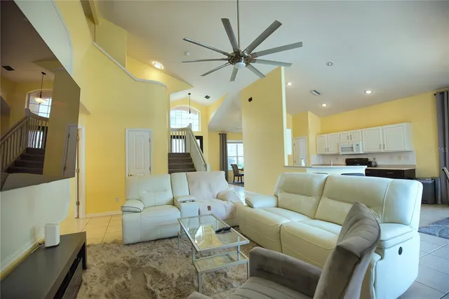 $3,240 | 175 Braemar Avenue, Venice, FL 34293