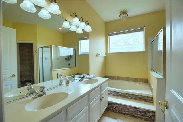 $3,240 | 175 Braemar Avenue, Venice, FL 34293