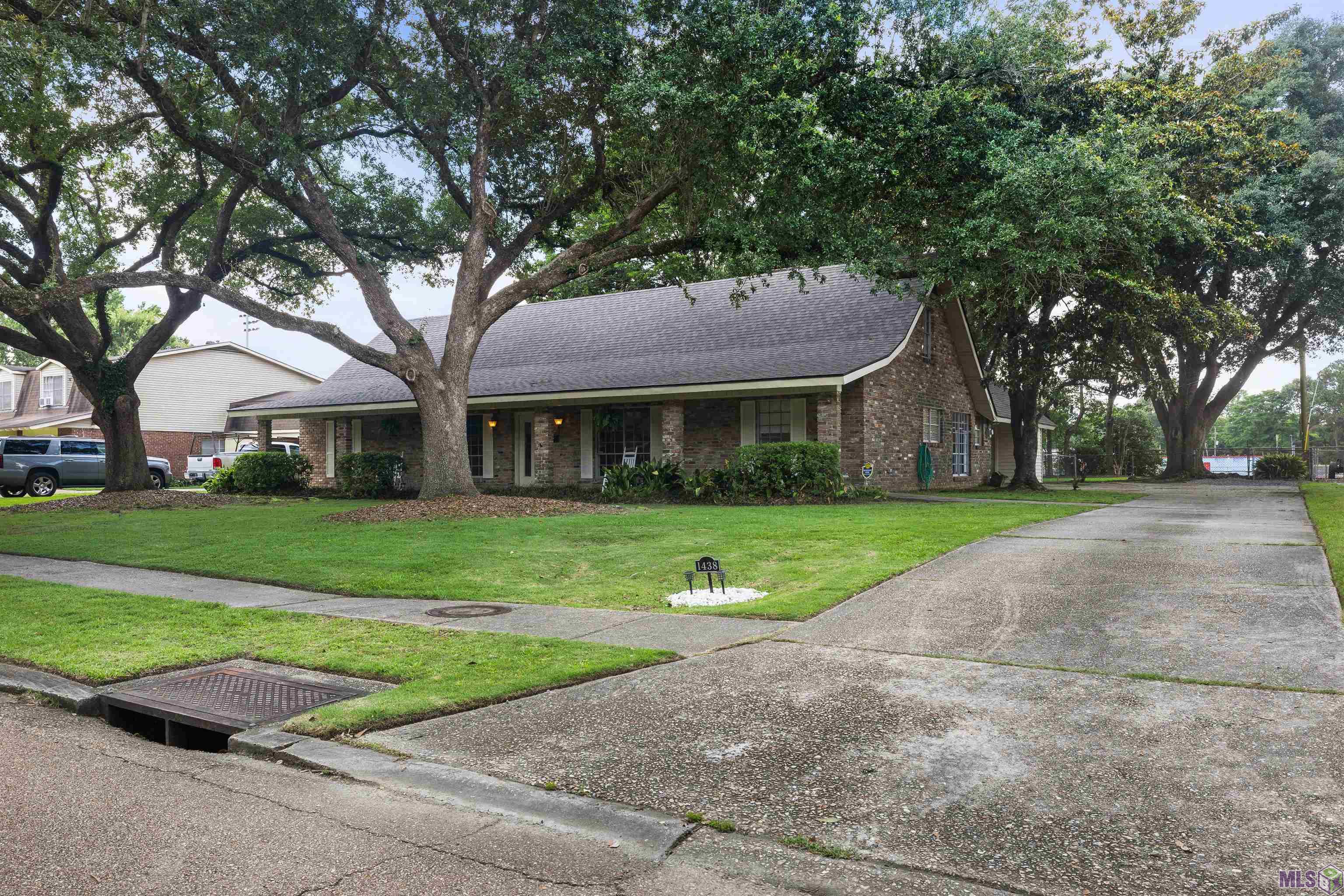 1438 South Woodhaven Street Baton Rouge, LA 70815 - Photo 4 of 36