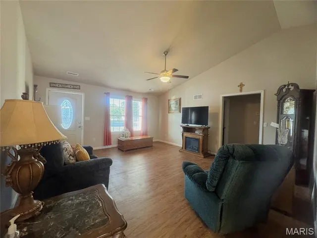 $219,500 | 109 Woodbury Lane, Cuba, MO 65453