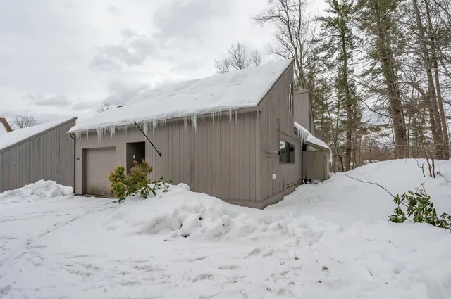 $339,900 | 44 Coburn Woods, Unit 44, Nashua, NH 03063