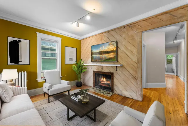 $200,000 | 102 Western Avenue North, Unit 4, St. Paul, MN 55102