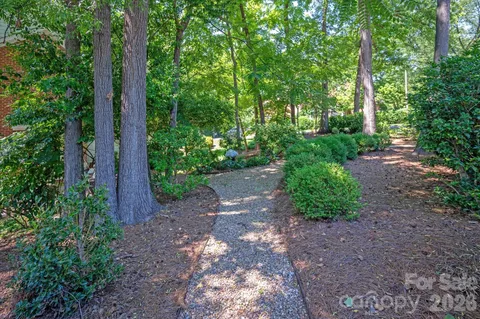 $1,075,000 | 3702 Selwyn Avenue, Charlotte, NC 28209