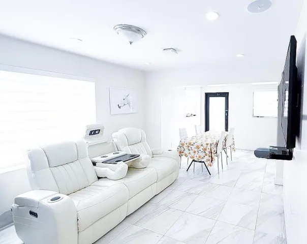 $1,200,000 | 458 East 20th Street, Hialeah, FL 33013