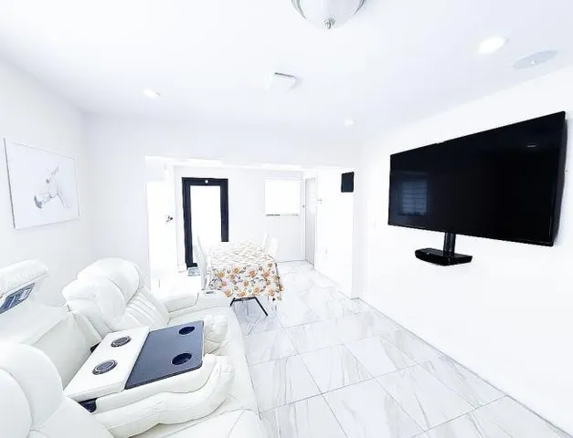 $1,200,000 | 458 East 20th Street, Hialeah, FL 33013