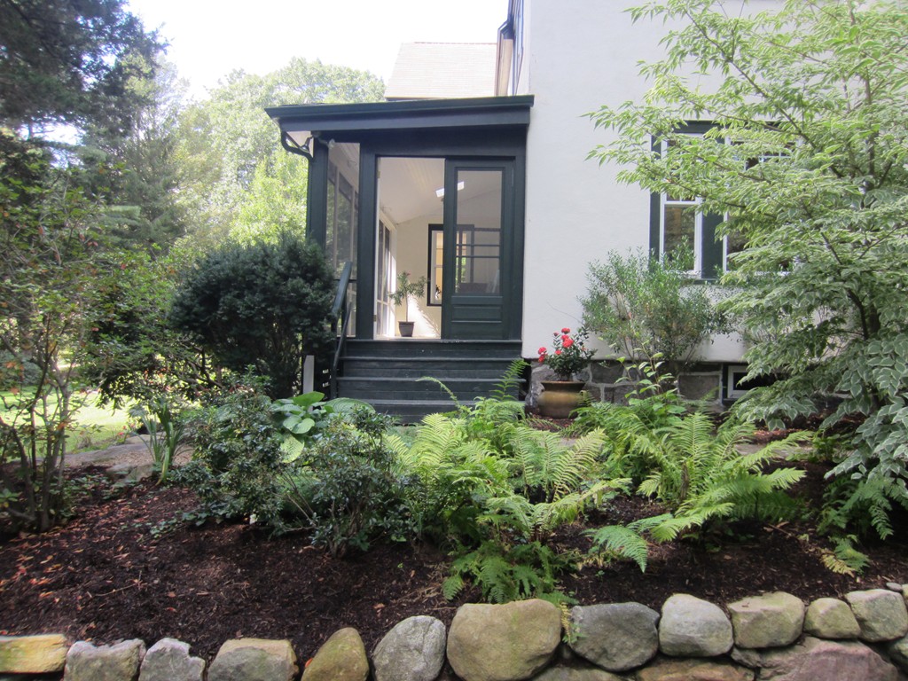 58 Colburn Road Wellesley, MA 02481 - Photo 4 of 29