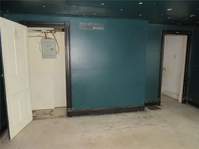 an empty room with a empty space