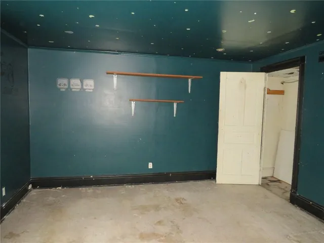 a view of a room with walk in closet