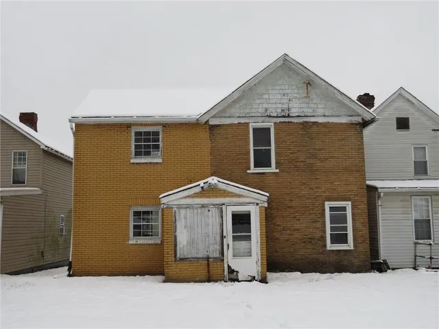 $29,900 | 74 Castner Avenue, Donora, PA 15033