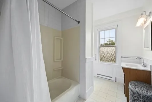 $2,200 | 275 Neck Street, Unit A3, Weymouth, MA 02191