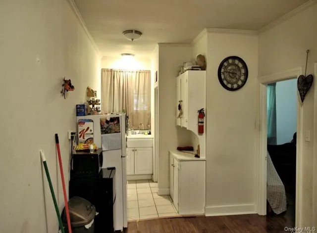 a view of utility room