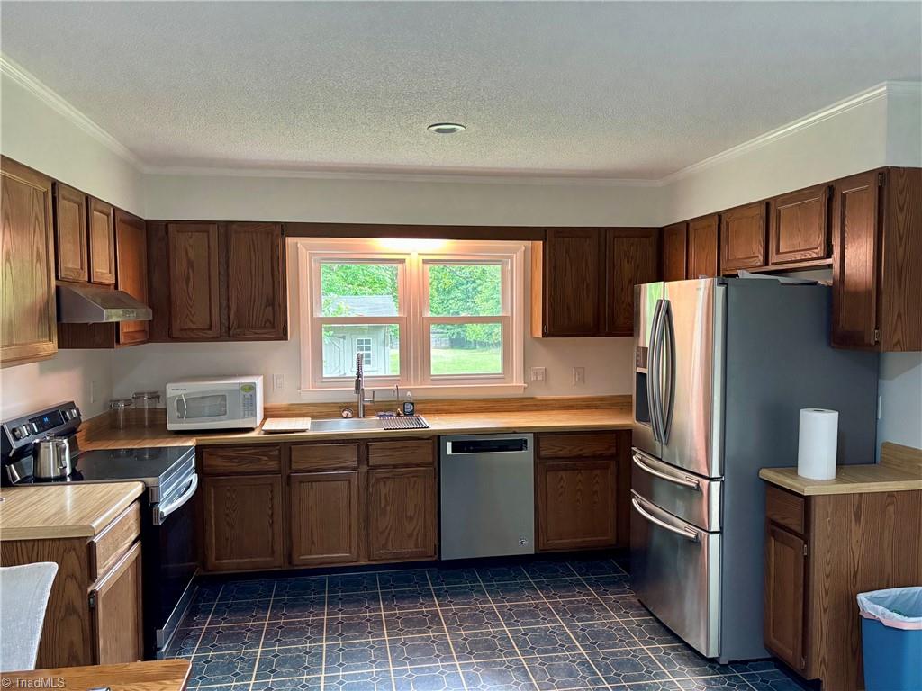 3506 Groometown Road Greensboro, NC 27407 - Photo 6 of 18 Gallery Image 6