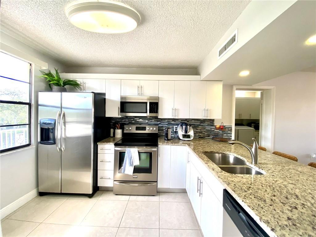 6037 Balboa Circle, Unit 304 Boca Raton, FL 33433 - Photo 6 of 51 Photo 6
