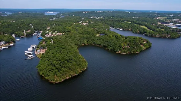 $21,000,000 | 360 Tree Wood Drive, Lake Ozark, MO 65049