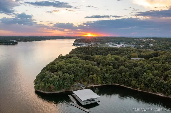 $21,000,000 | 360 Tree Wood Drive, Lake Ozark, MO 65049
