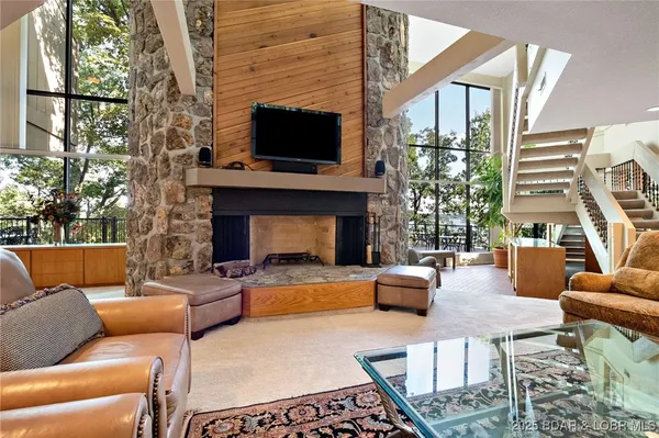 $21,000,000 | 360 Tree Wood Drive, Lake Ozark, MO 65049