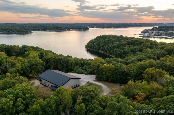 $21,000,000 | 360 Tree Wood Drive, Lake Ozark, MO 65049