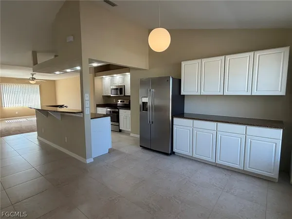 $1,950 | 414 Southeast 7th Street, Cape Coral, FL 33990