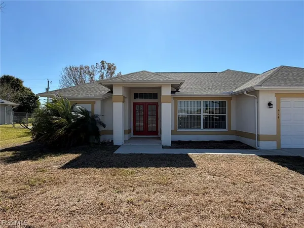 $1,950 | 414 Southeast 7th Street, Cape Coral, FL 33990