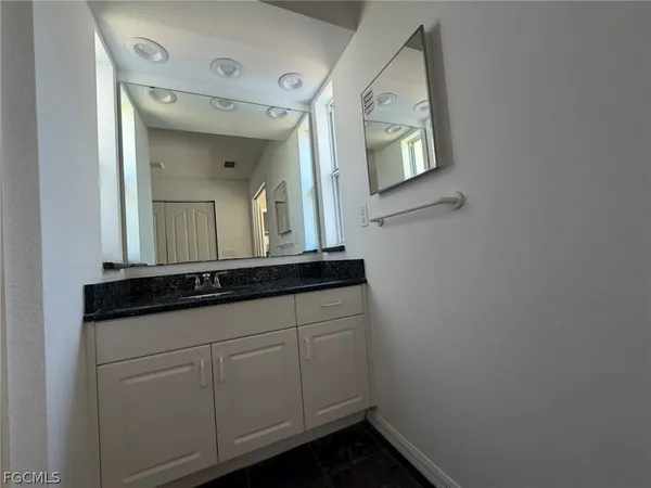 $1,950 | 414 Southeast 7th Street, Cape Coral, FL 33990