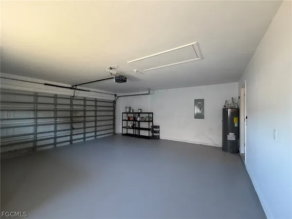 $1,950 | 414 Southeast 7th Street, Cape Coral, FL 33990