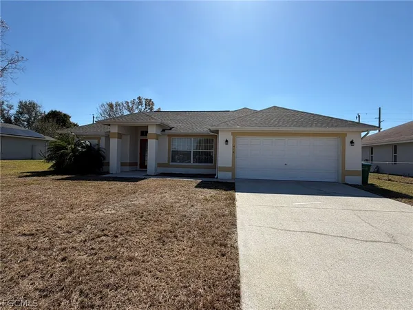 $1,950 | 414 Southeast 7th Street, Cape Coral, FL 33990