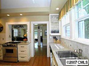 1031 Ardsley Road Charlotte, NC 28207 - Photo 5 of 8 Gallery Image 5