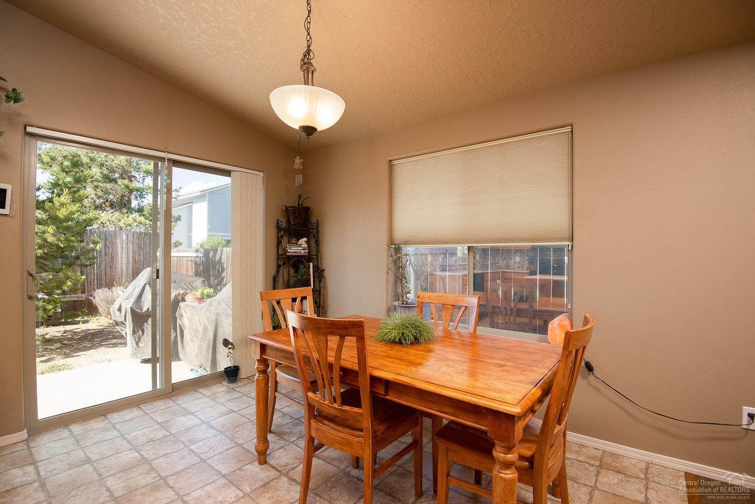 16438 Riley Drive La Pine, OR 97739 - Photo 10 of 18 Gallery Image 10