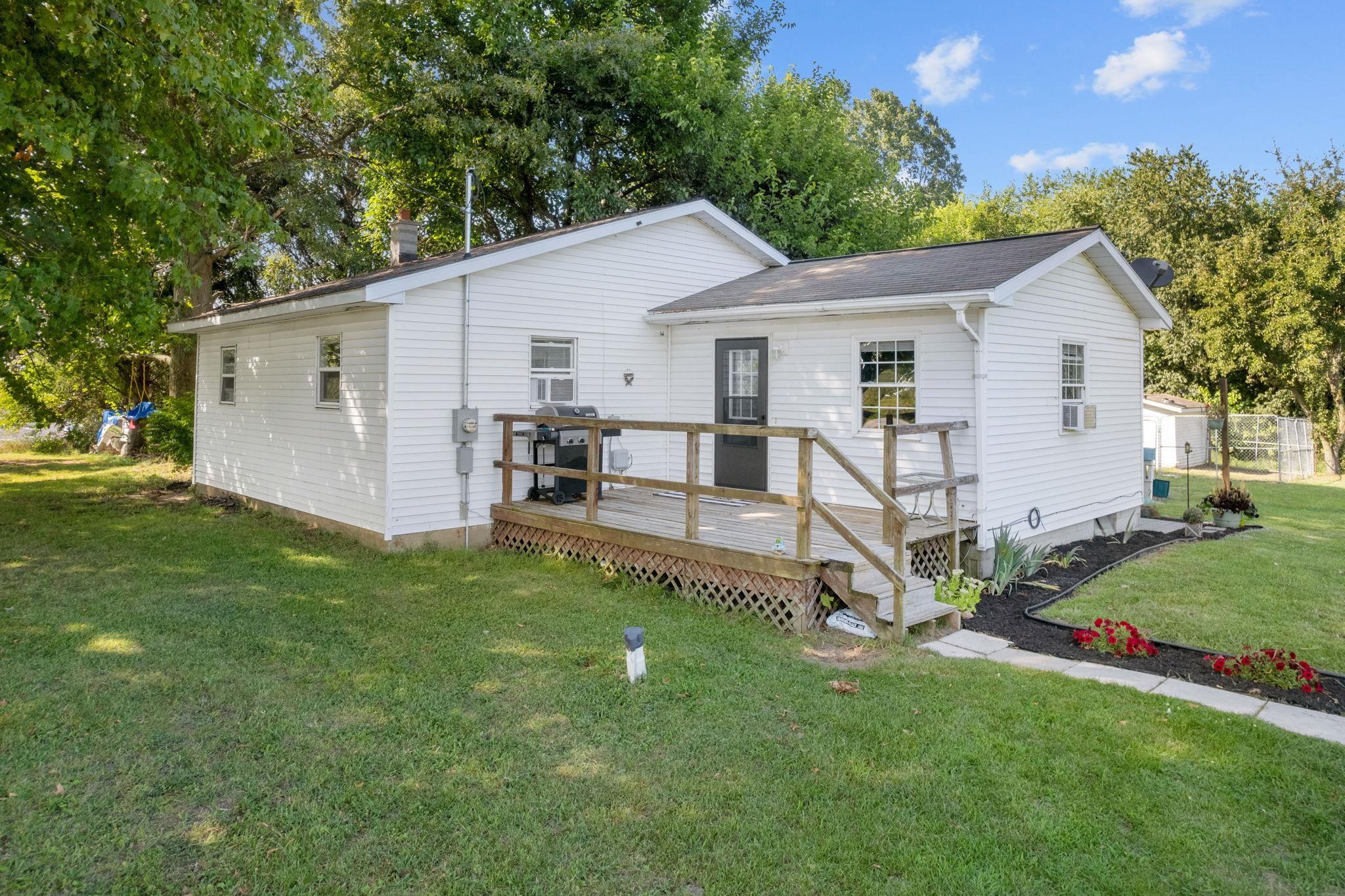 3194 East Pierceton Road Warsaw, IN 46580 - Photo 1 of 25 Gallery Image 1