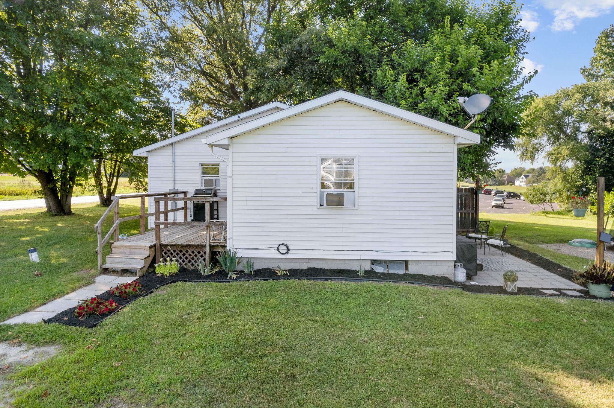 3194 East Pierceton Road Warsaw, IN 46580 - Photo 2 of 25 Gallery Image 2