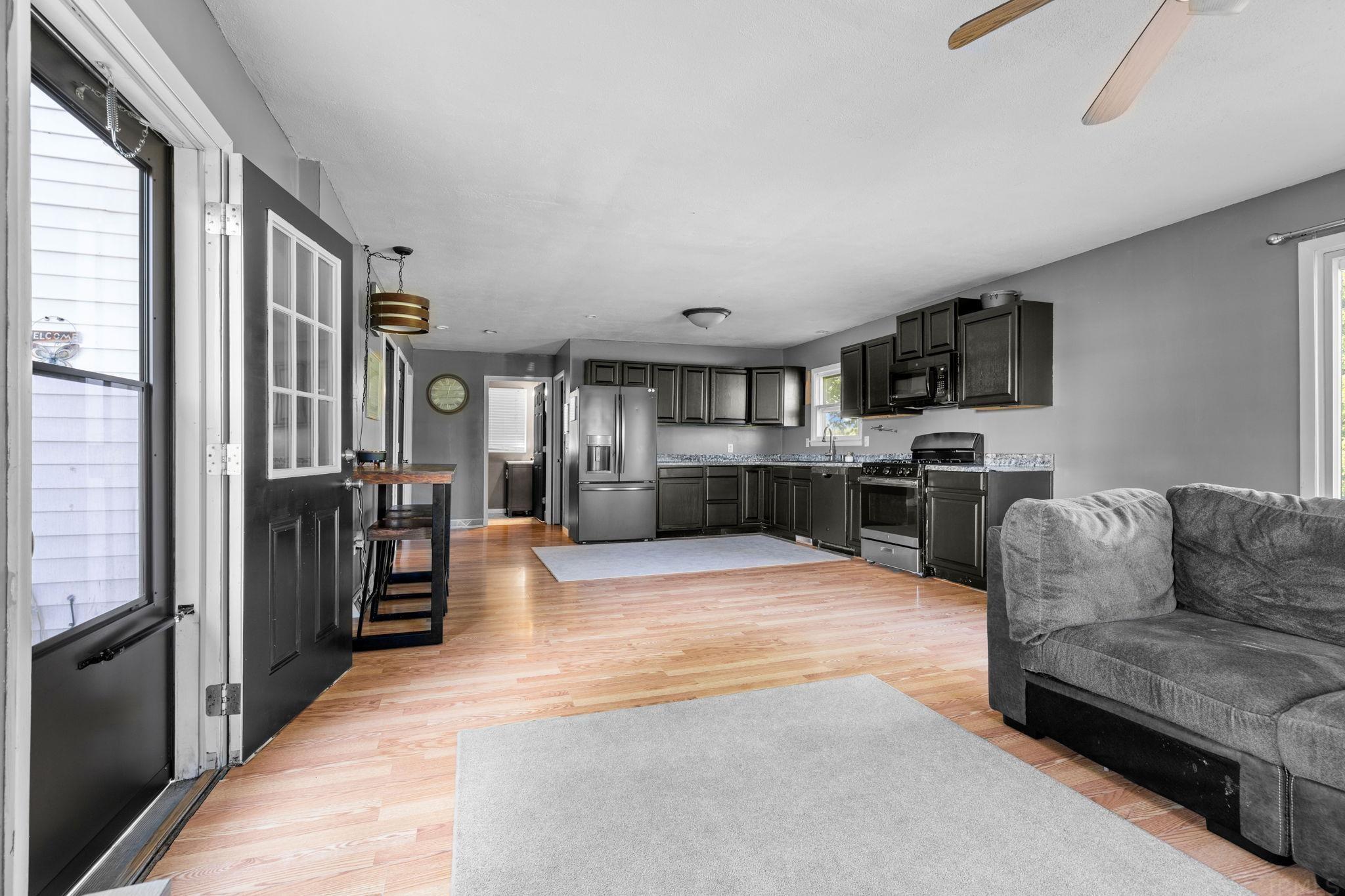 3194 East Pierceton Road Warsaw, IN 46580 - Photo 8 of 25 Gallery Image 8