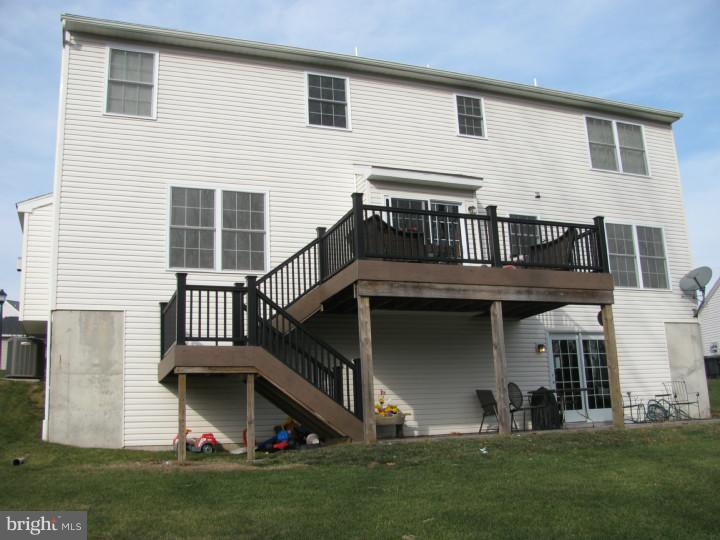 216 Longview Drive Sinking Spring, PA 19608 - Photo 2 of 18