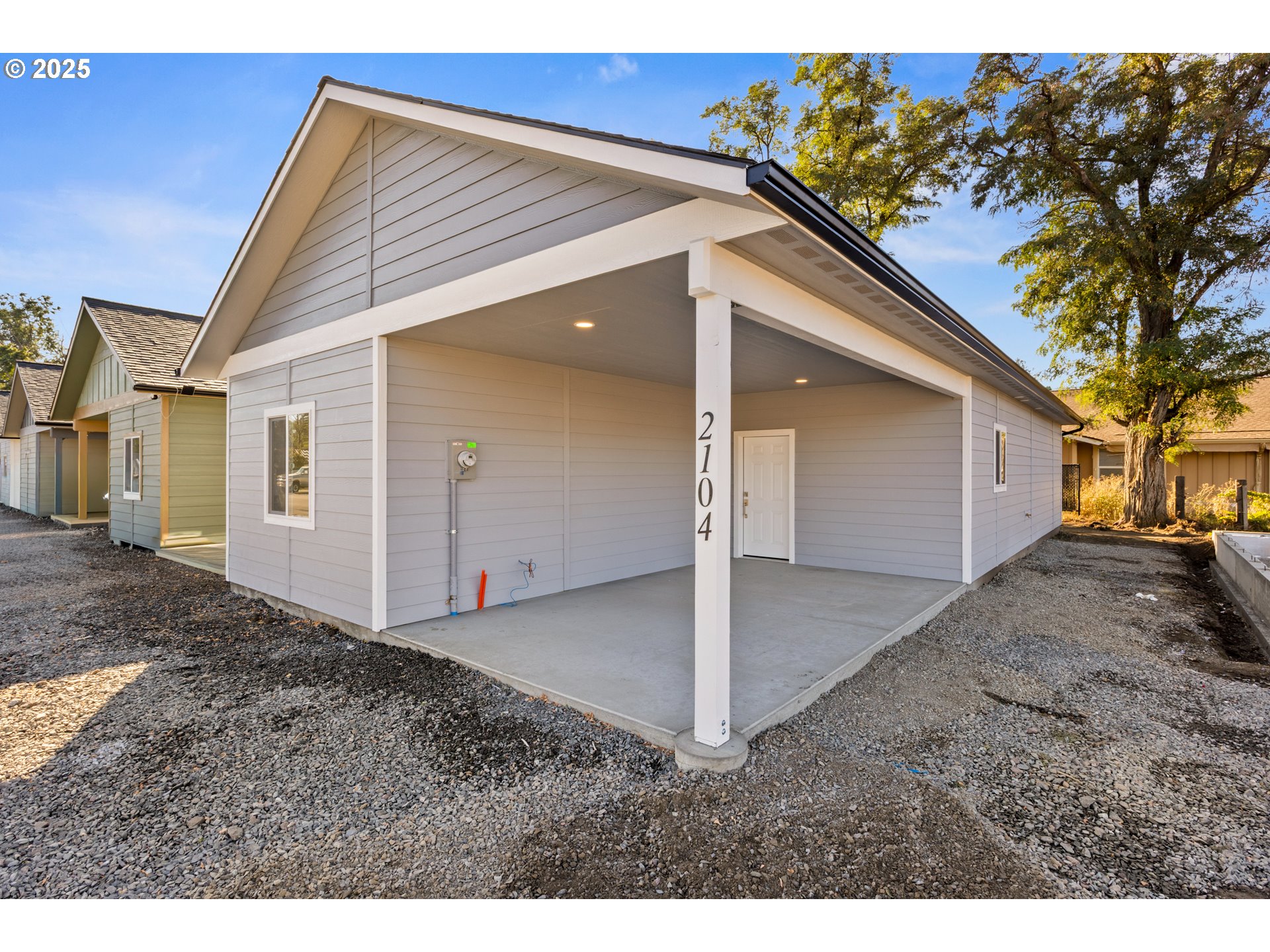 2104 True Avenue La Grande, OR 97850 - Photo 1 of 15 a backyard of a house