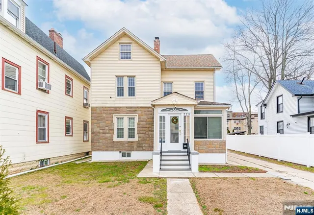 $500,000 | 328 Hawthorne Street, Orange, NJ 07050