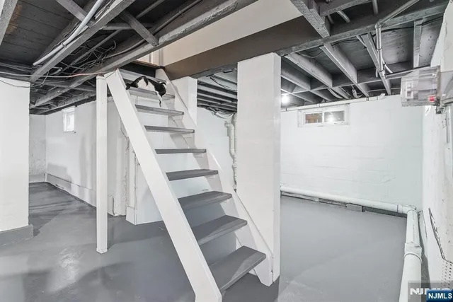 $500,000 | 328 Hawthorne Street, Orange, NJ 07050