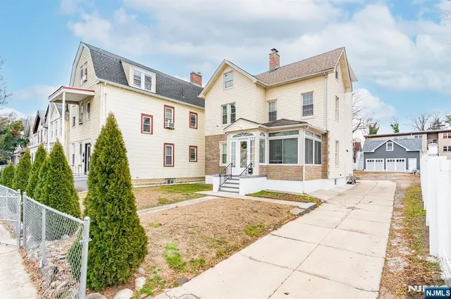 $500,000 | 328 Hawthorne Street, Orange, NJ 07050