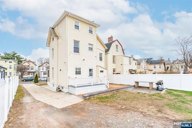 $500,000 | 328 Hawthorne Street, Orange, NJ 07050