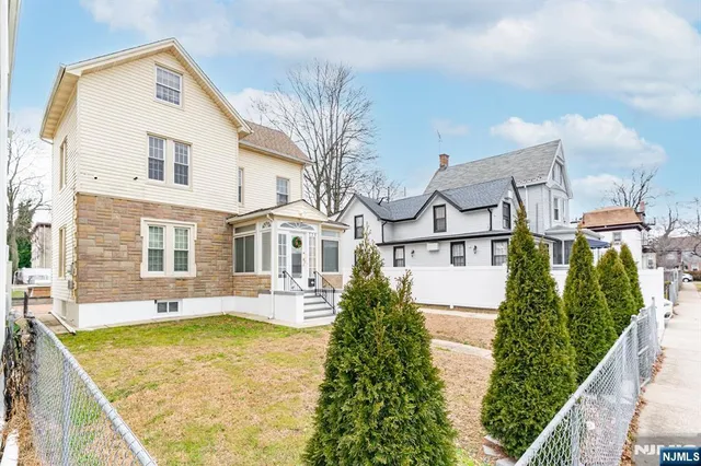 $500,000 | 328 Hawthorne Street, Orange, NJ 07050