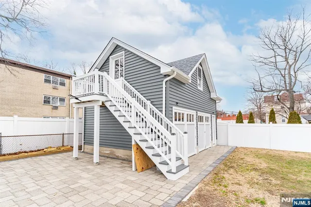 $500,000 | 328 Hawthorne Street, Orange, NJ 07050