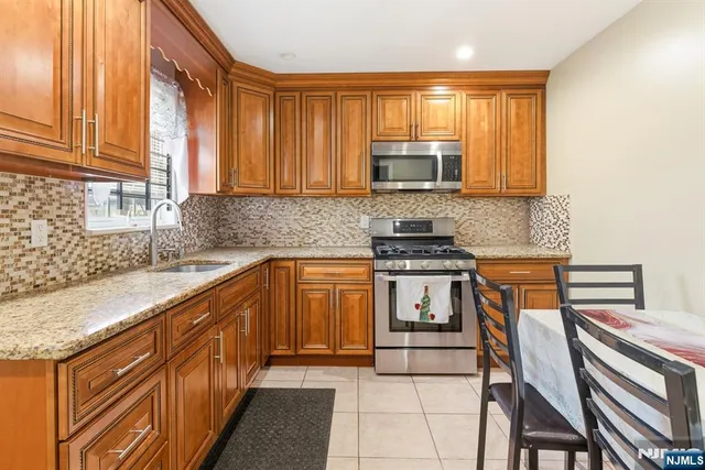 $500,000 | 328 Hawthorne Street, Orange, NJ 07050